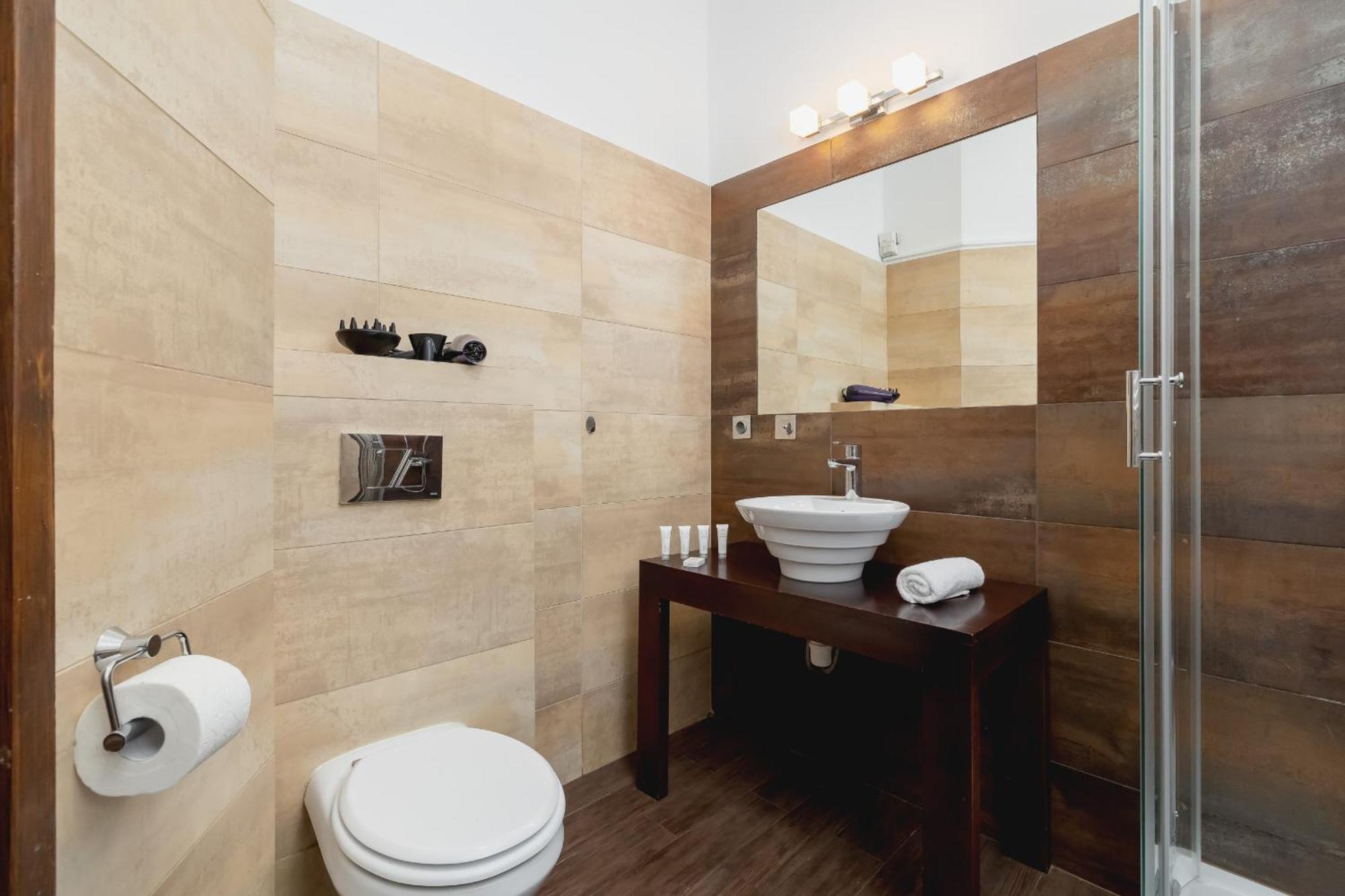 Apartment Asnyka Rodzinny Apartament W Centrum Krakowa By Renters Krakau